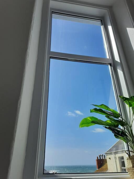 Bright & Beautiful 4 Bedroom House With Sea Views Portland Exterior photo