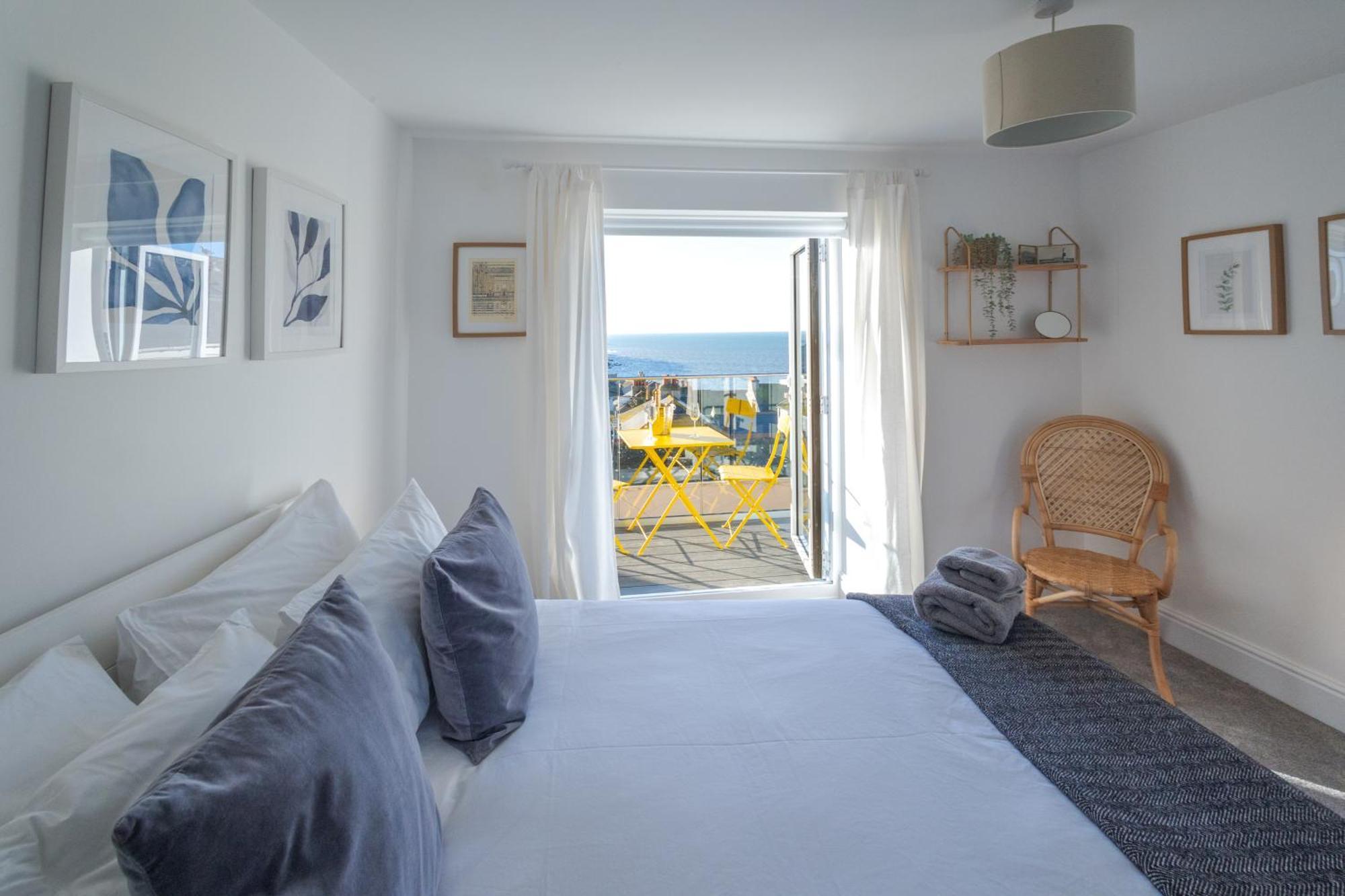 Bright & Beautiful 4 Bedroom House With Sea Views Portland Exterior photo